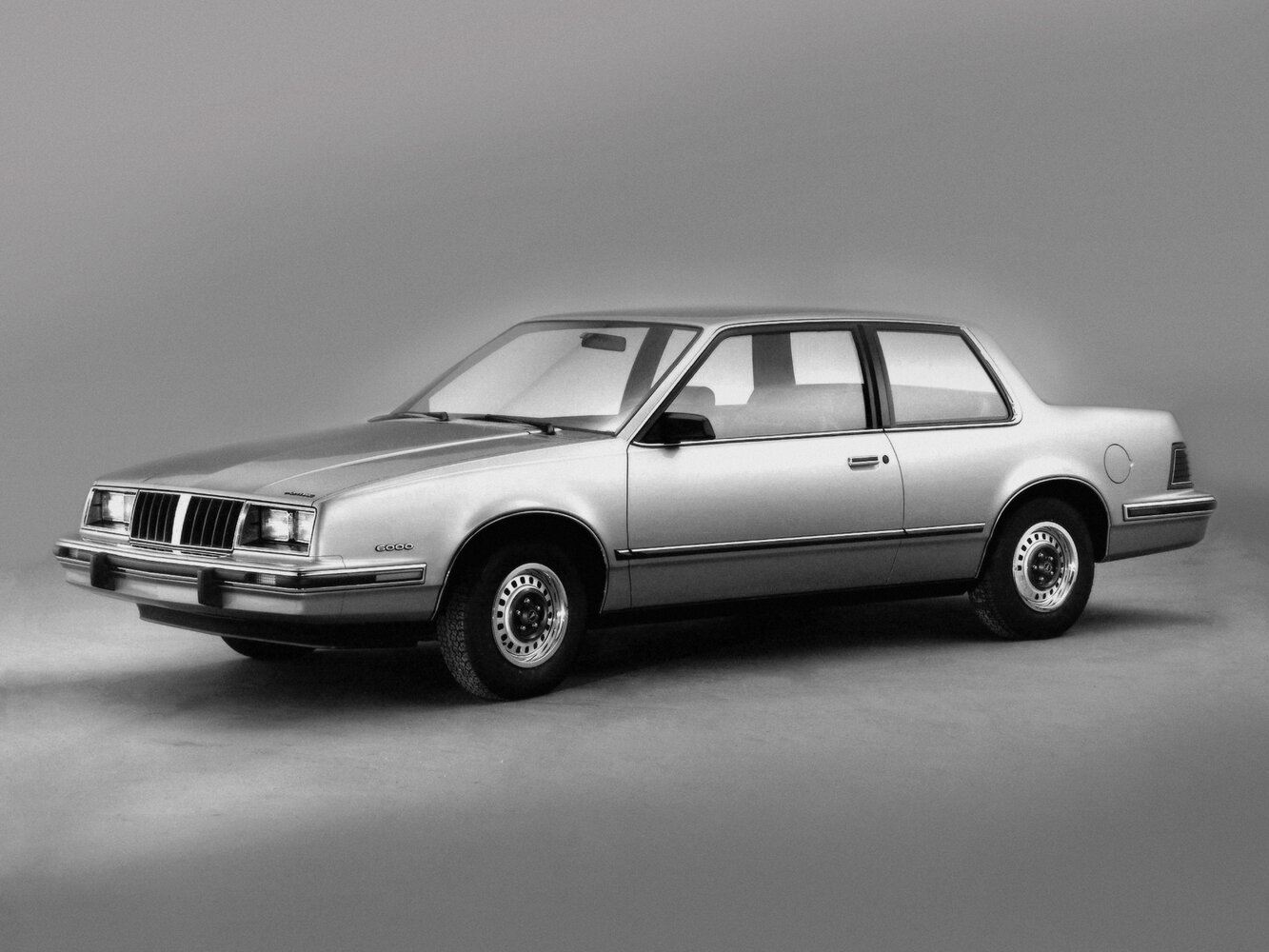 Pontiac 6000 (1982–1991) · 2.8 AT (112 л.с.)