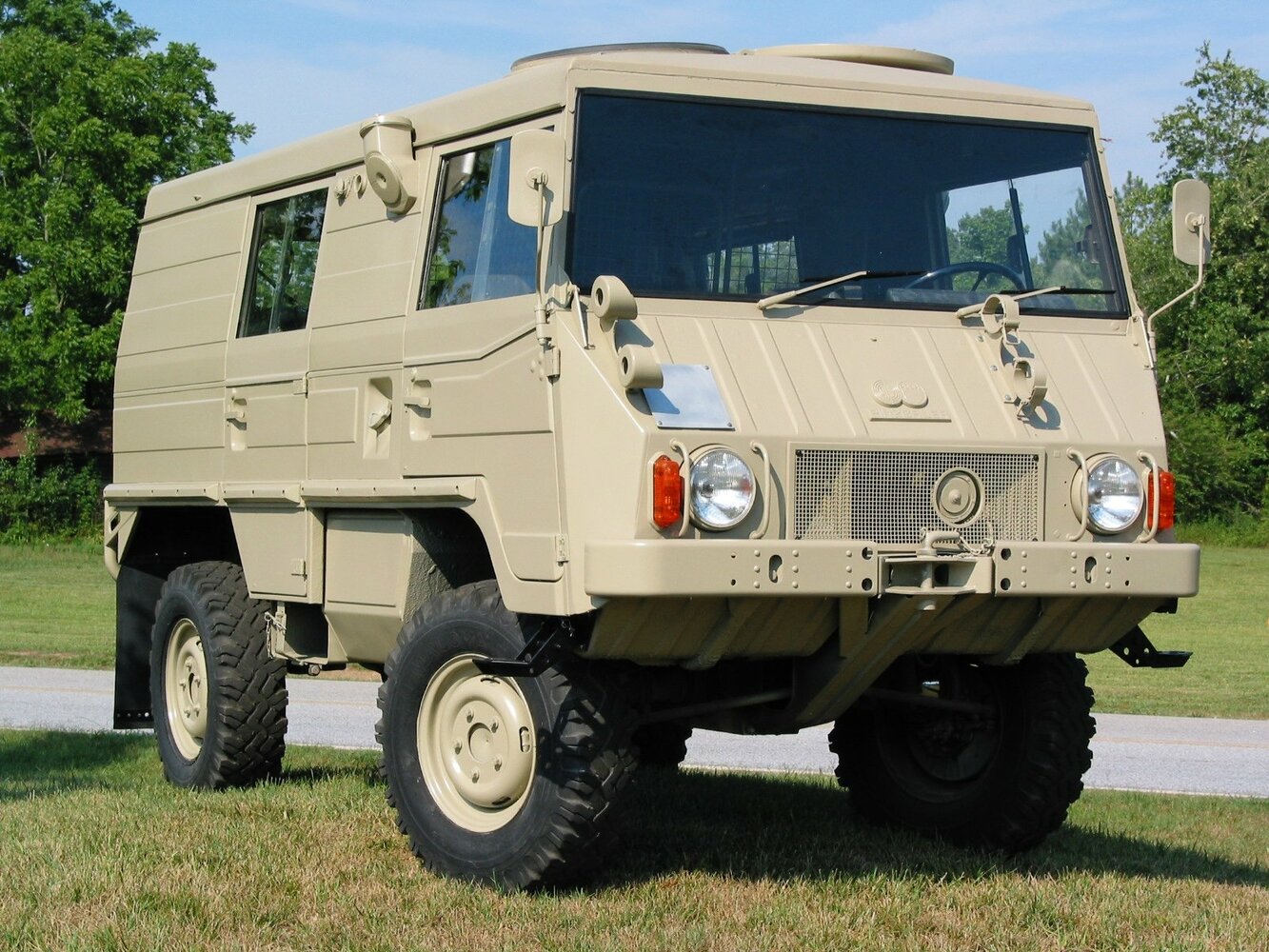 Puch Pinzgauer 710 (1971–1987) · 2.5 MT (92 л.с.) 4WD