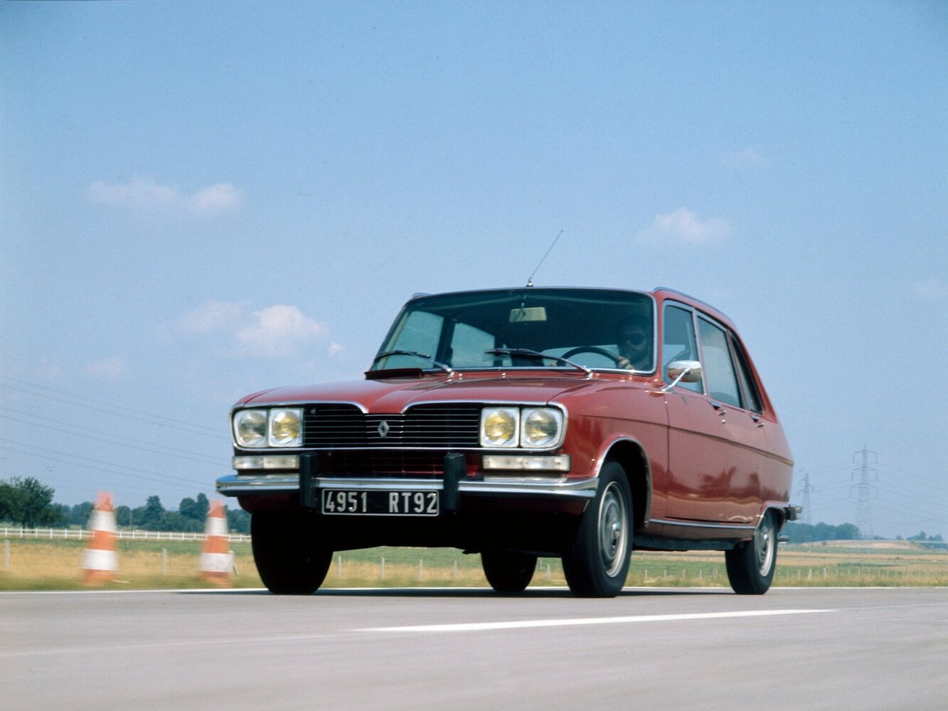 Renault 16 (1965–1980) · 1.6 MT (83 л.с.)