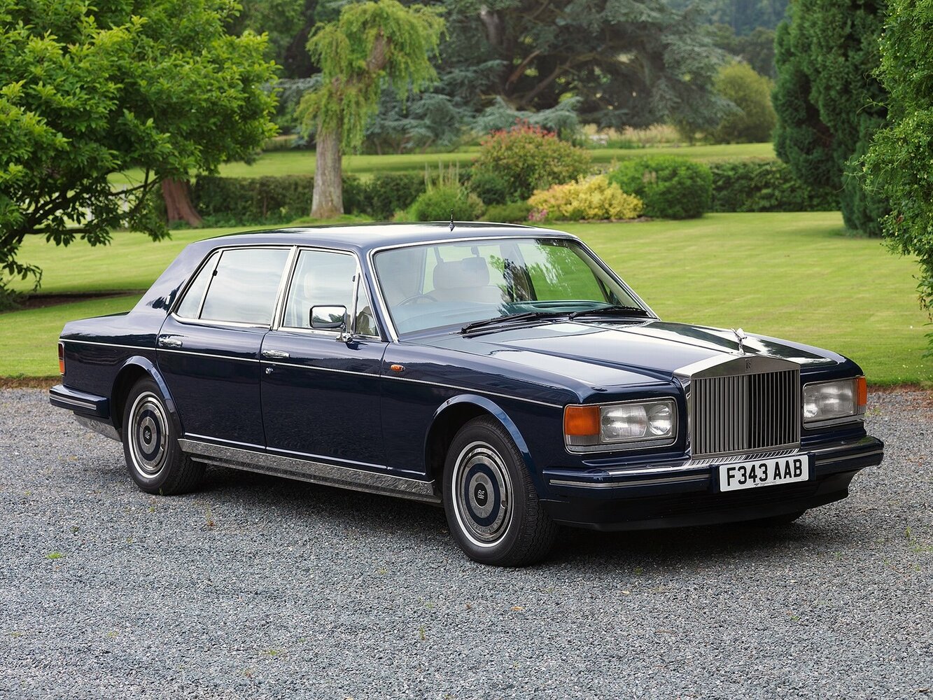 Rolls-Royce Silver Spur Mark II (1989–1993) · 6.8 AT (329 л.с.)