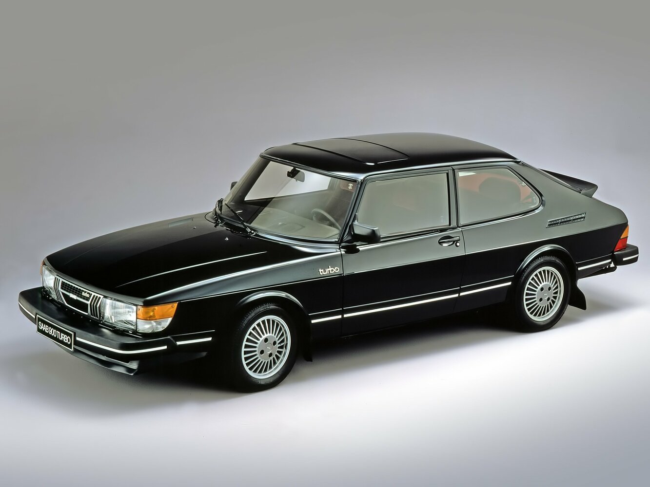 Saab 900 I (1978–1994) · 2.1 MT (136 л.с.)