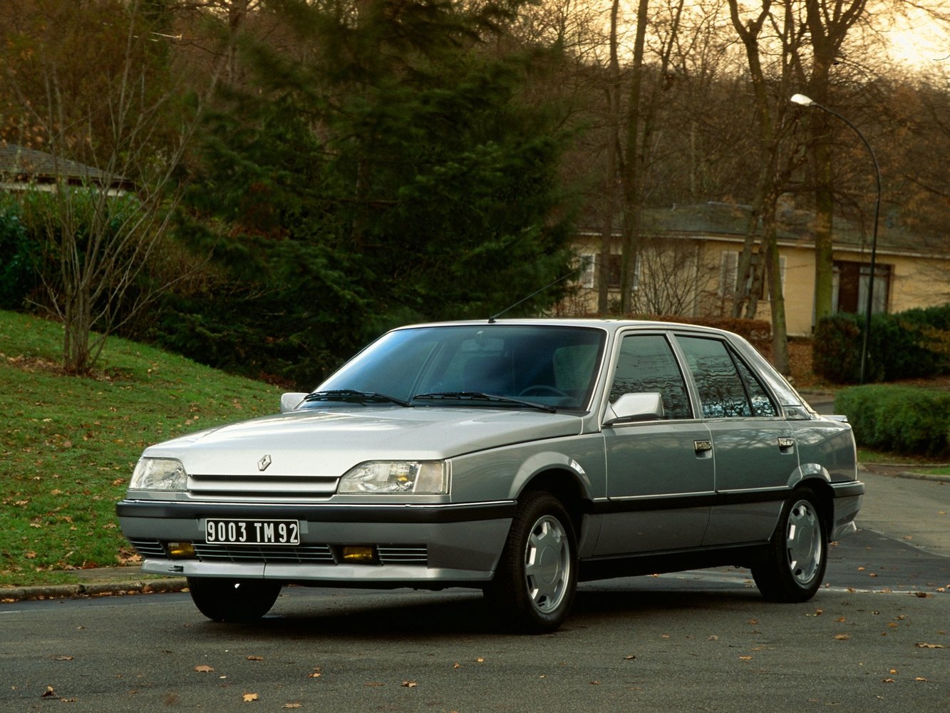 Renault 25 (1983–1992) · 2.5 MT (210 л.с.)