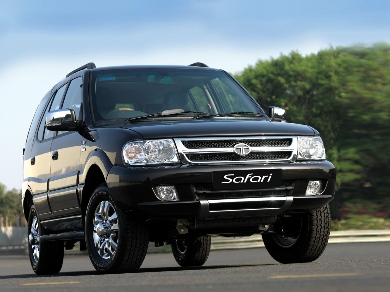 Tata Safari II Storme (2012–2019) · 2.2d MT (140 л.с.)