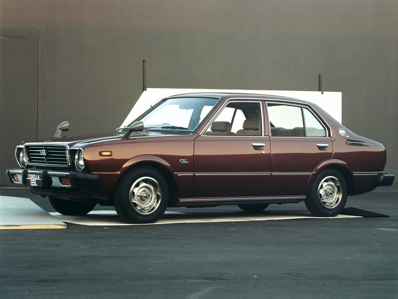 Toyota Corolla III (E30, E40, E50, E60) (1972–1980) · 1.2 MT (54 л.с.)