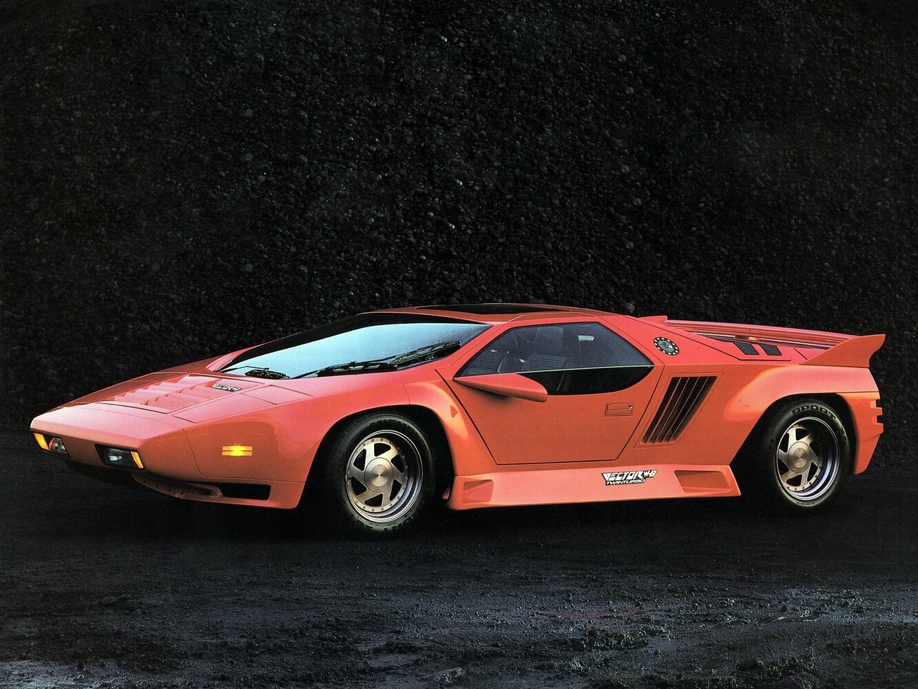 Vector W8 Twin Turbo (1989–1994) · 6.0 AT (634 л.с.)