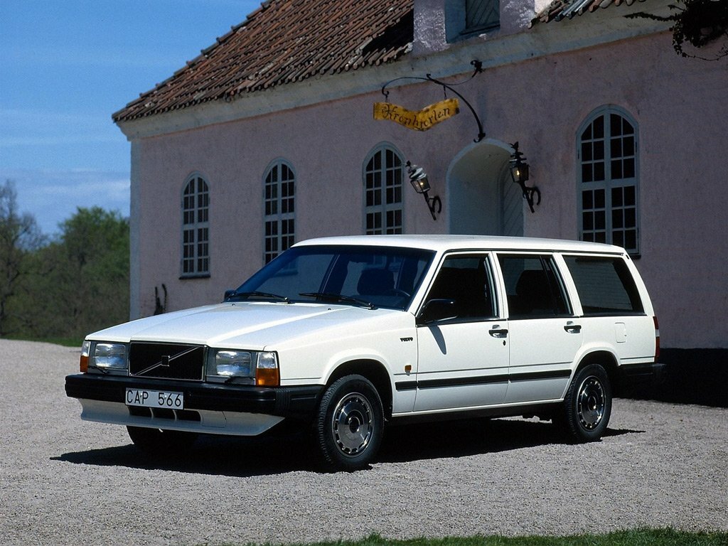 Volvo 740 (1983–1992) · 2.3 MT (131 л.с.)
