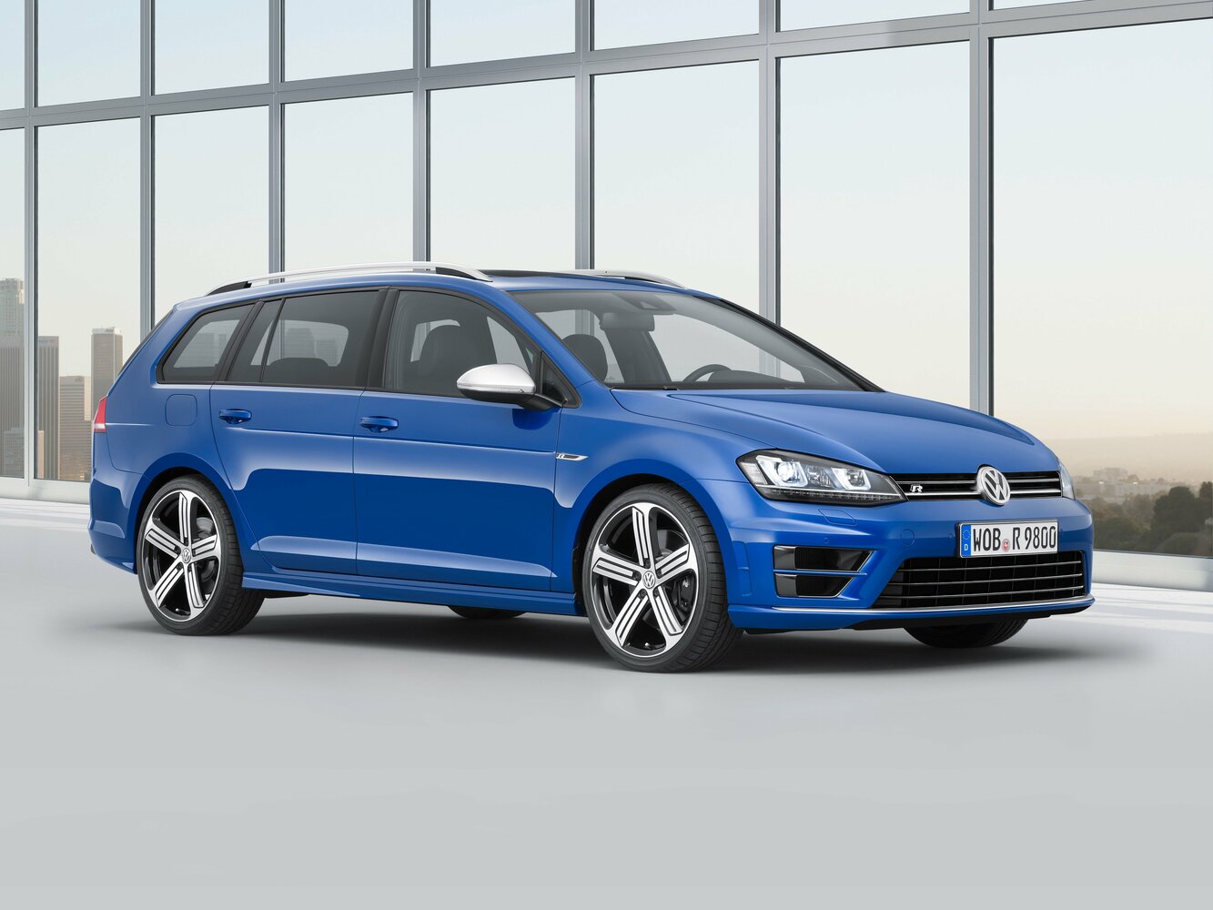 Volkswagen Golf R VII (2013–2017) · 2.0 AMT (300 л.с.) 4WD