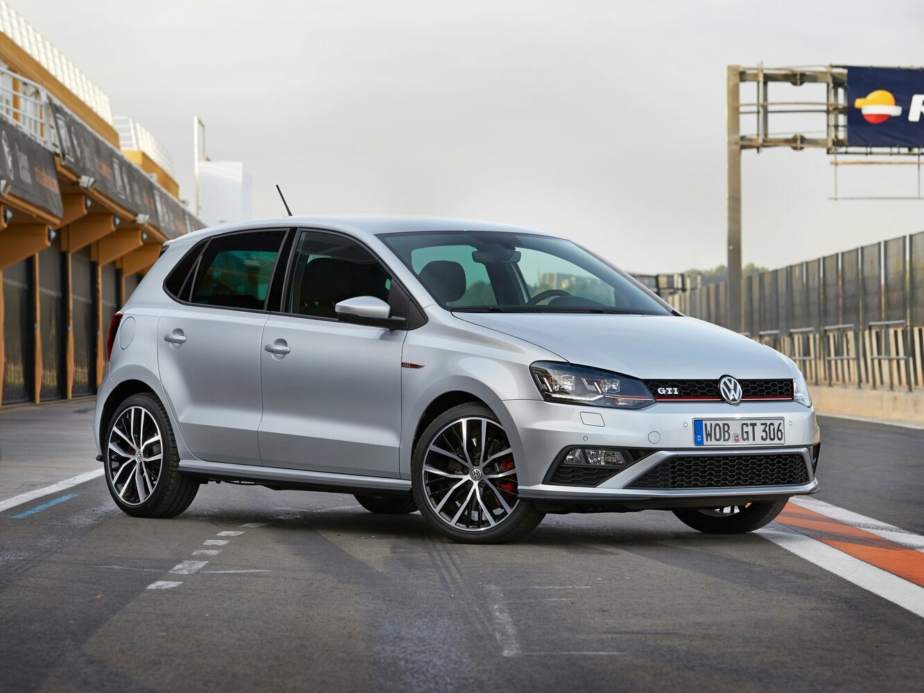 Volkswagen Polo GTI V Рестайлинг (2014–2017) · 1.8 AMT (192 л.с.)