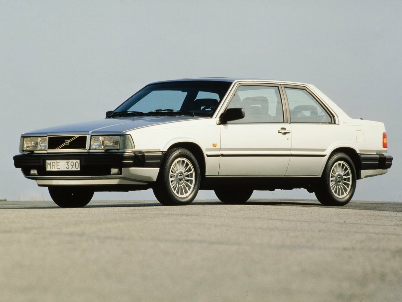 Volvo 780 (1986–1991) · 2.9 AT (147 л.с.)