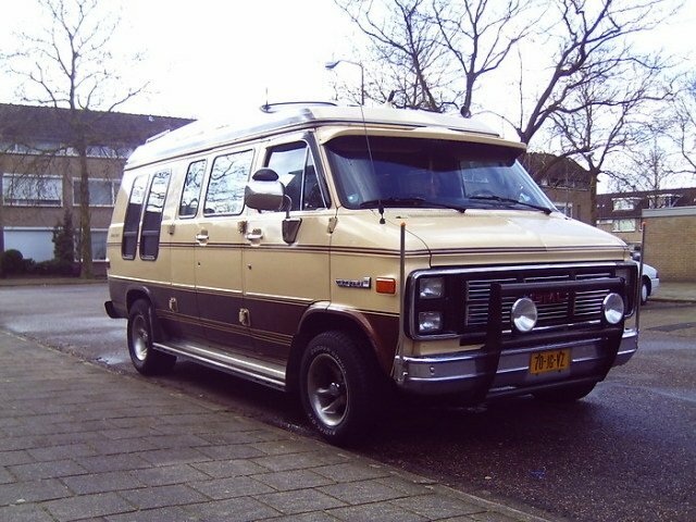 GMC Vandura (1970–1996) · 6.2d AT (135 л.с.)