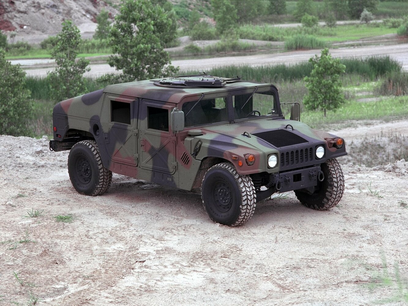 AM General HMMWV (Humvee) (1984–2006) · 6.5d AT (180 л.с.) 4WD