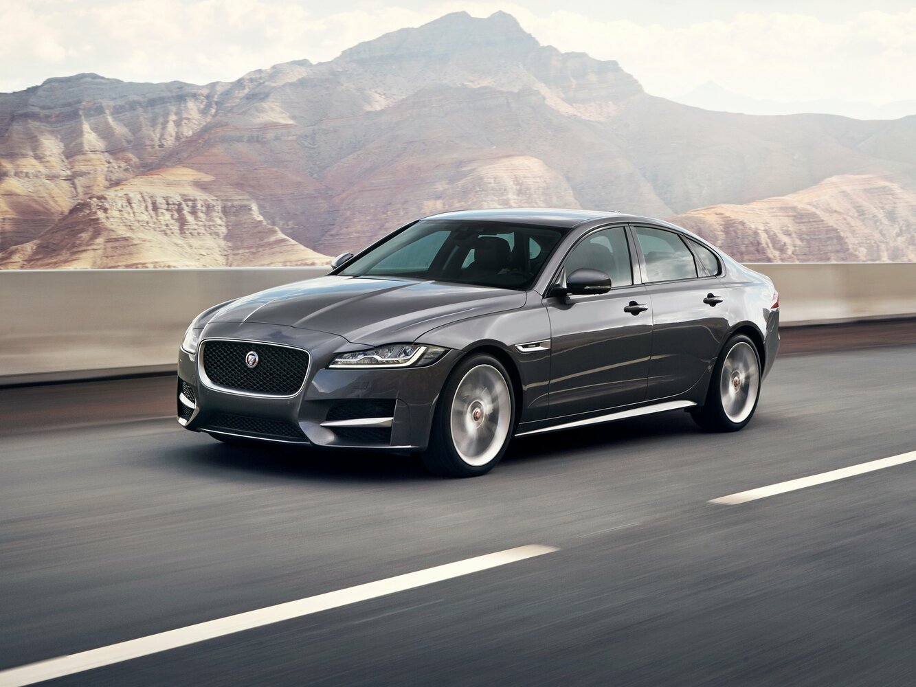 Jaguar XF II (2015–2020) · 2.0 AT (240 л.с.)
