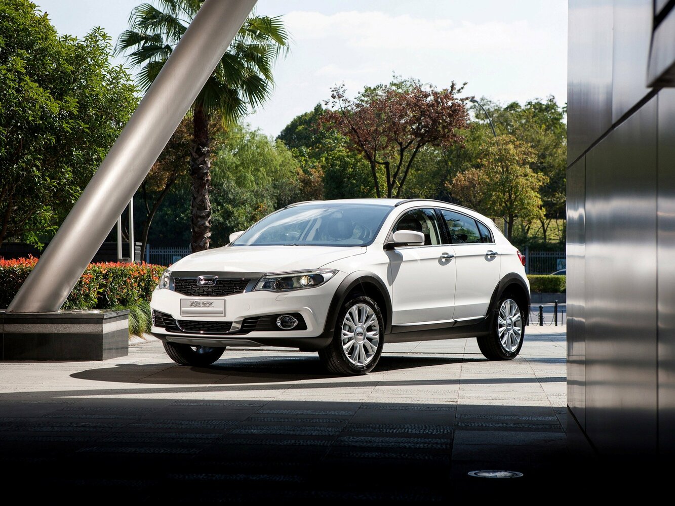 Qoros 3 (2014–2022) · City SUV 1.6 MT (156 л.с.)