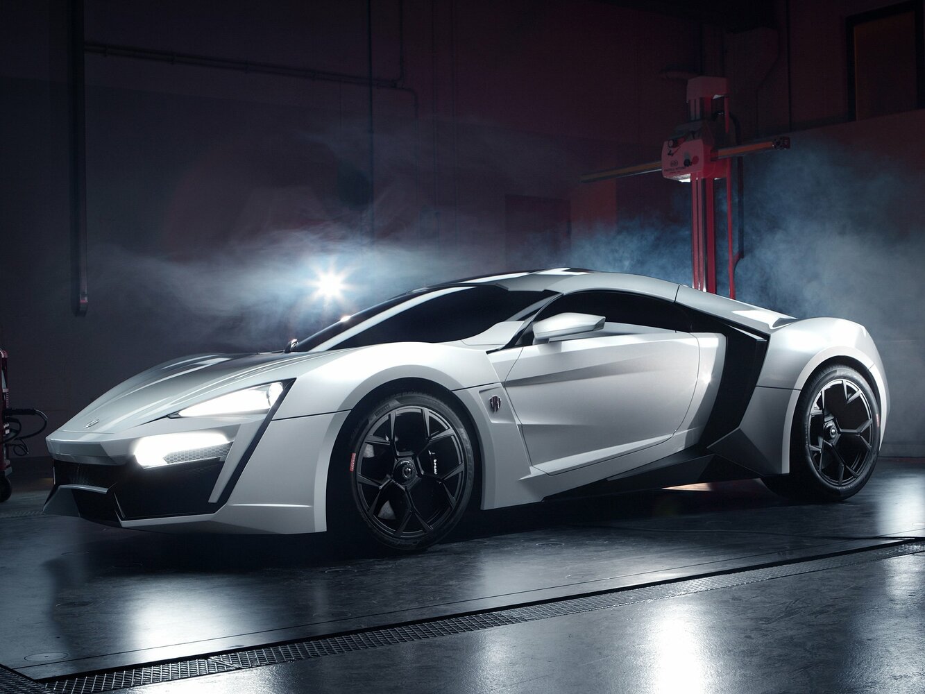 W Motors Lykan Hypersport (2013–2017) · 3.8 AMT (770 л.с.)