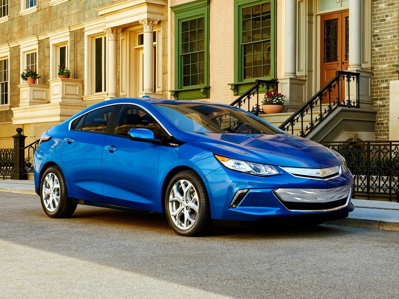Chevrolet Volt II (2015–2019) · 1.5hyb CVT (150 л.с.)