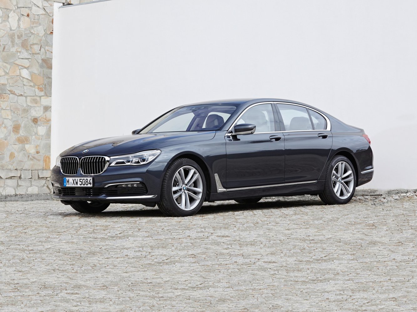 BMW 7 серии VI (G11/G12) (2015–2019) · 730i 2.0 AT (249 л.с.)