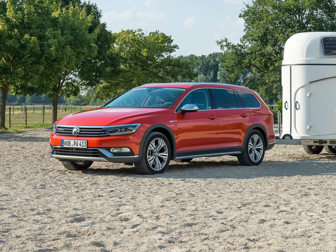 Volkswagen Passat B8 (2014–2020) · Alltrack 2.0d MT (150 л.с.) 4WD