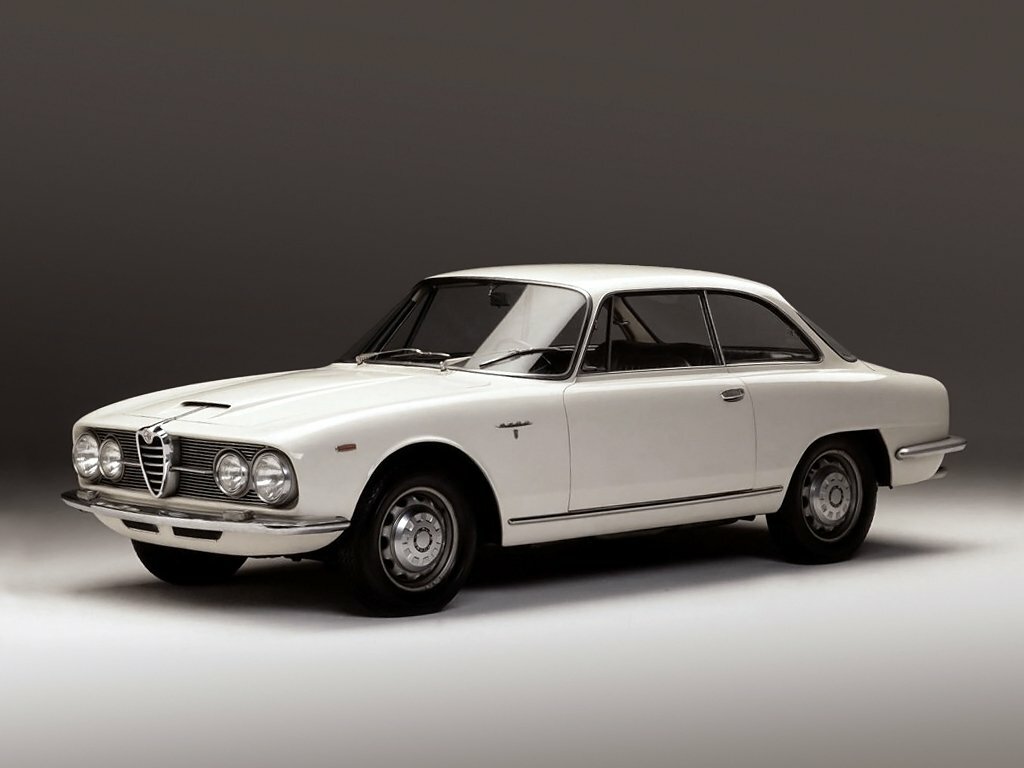 Alfa Romeo 2600 I (1962–1968) · 2.6 MT (147 л.с.)