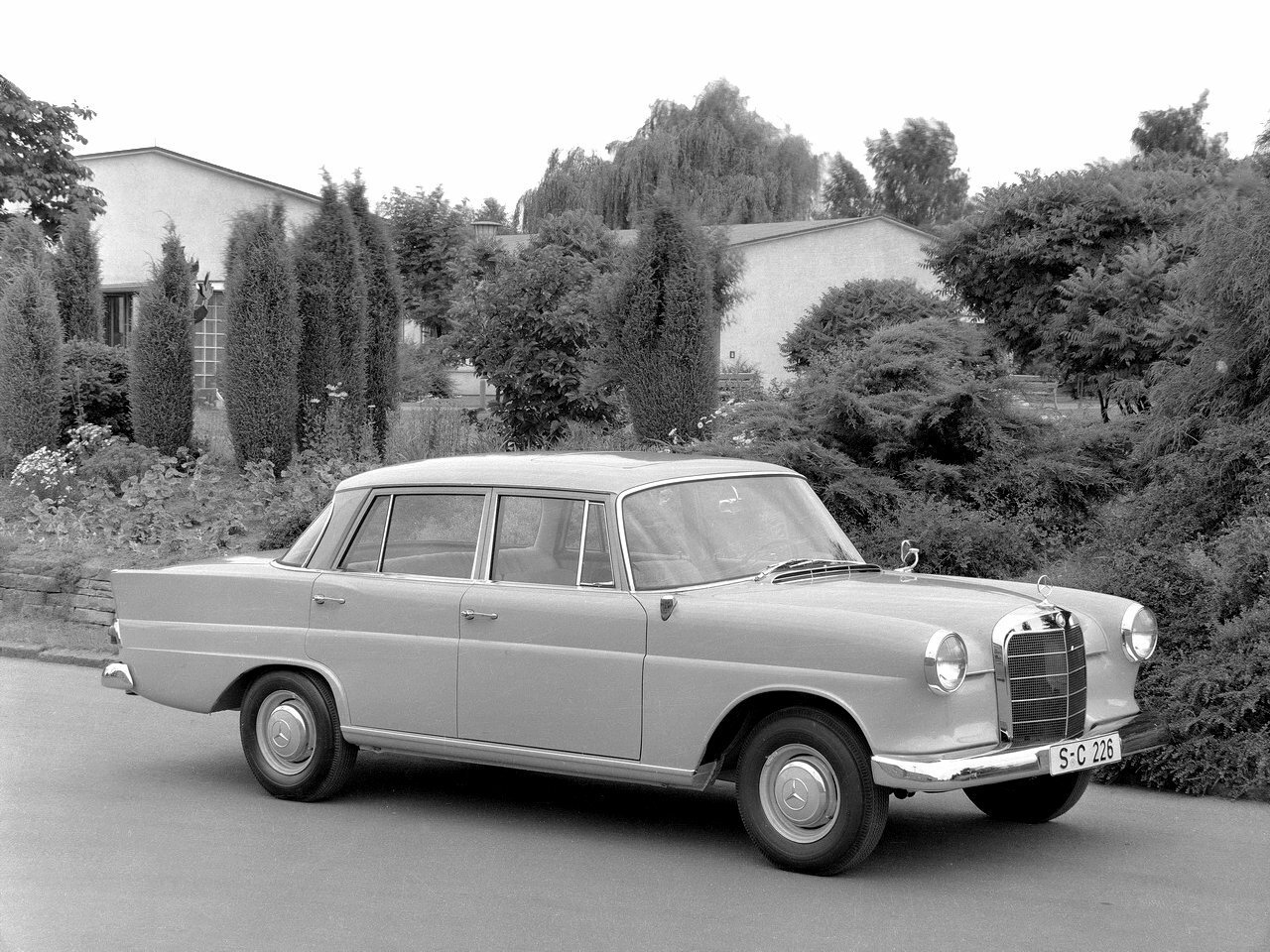 Mercedes-Benz W110 First Series (1961–1965) · 2.0d MT (55 л.с.)