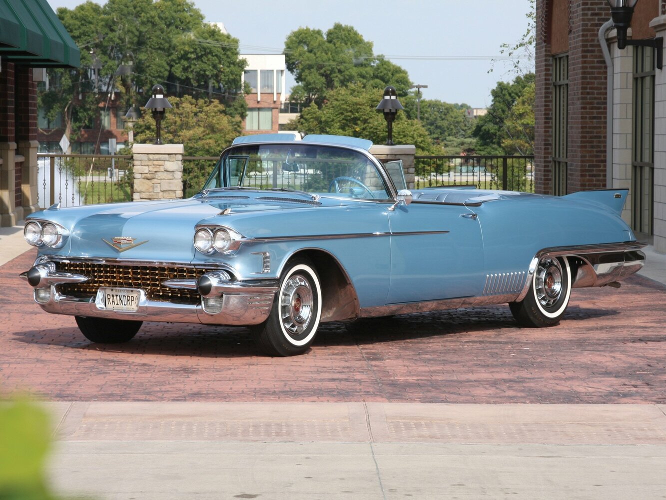 Cadillac Eldorado III (1957–1959) · 6.4 AT (345 л.с.)