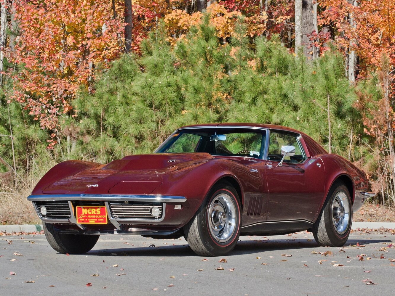 Chevrolet Corvette C3 (1968–1982) · 5.4 MT (355 л.с.)