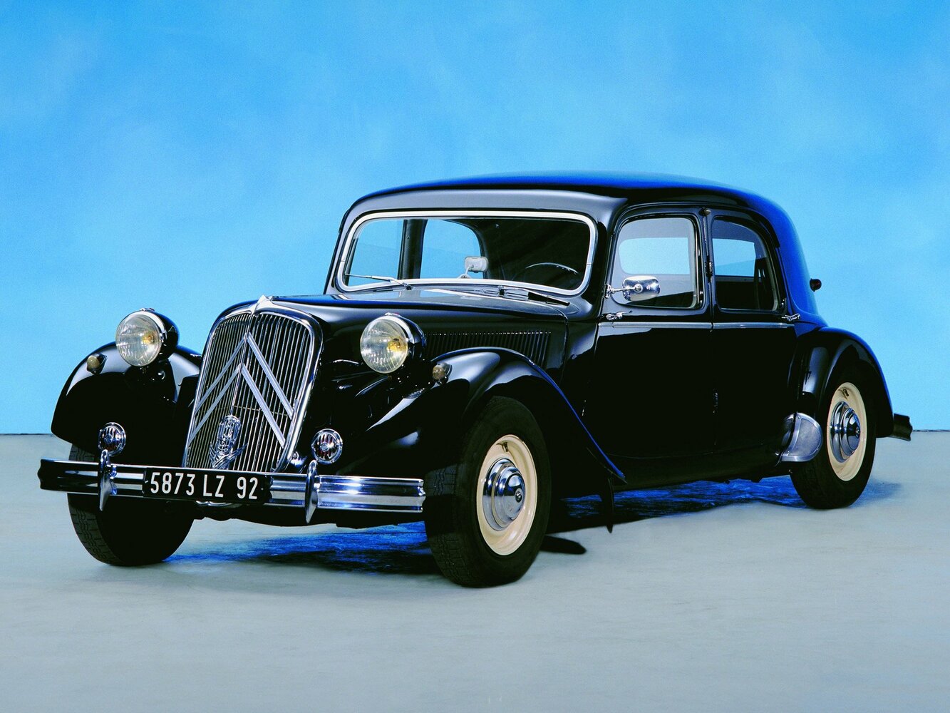 Citroen Traction Avant (1934–1957) · 1.5 MT (35 л.с.)