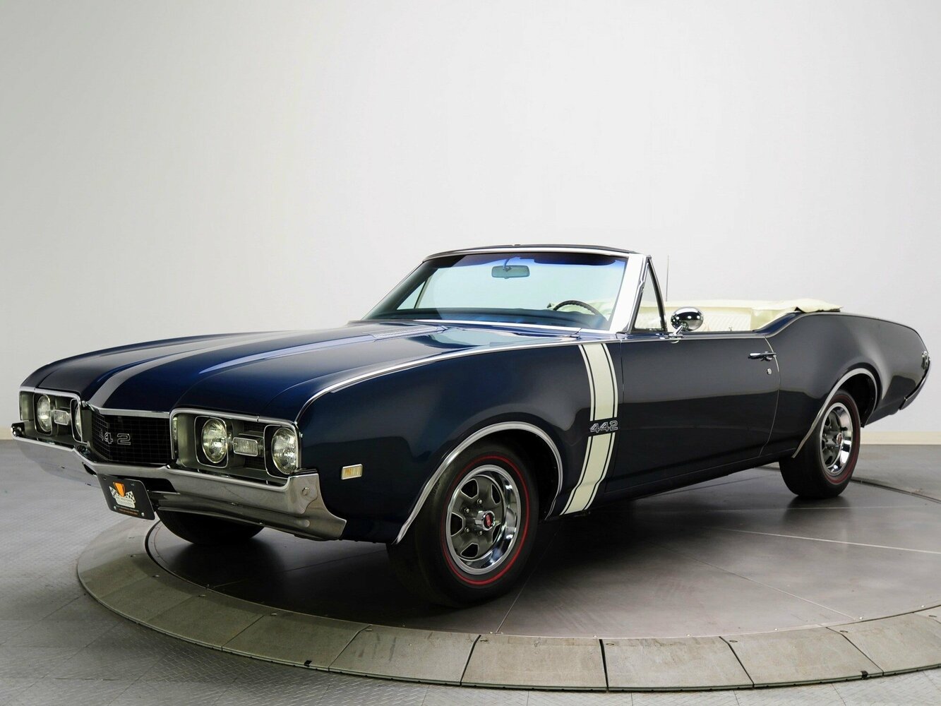 Oldsmobile Cutlass III (1968–1972) · 4.1 MT (157 л.с.)