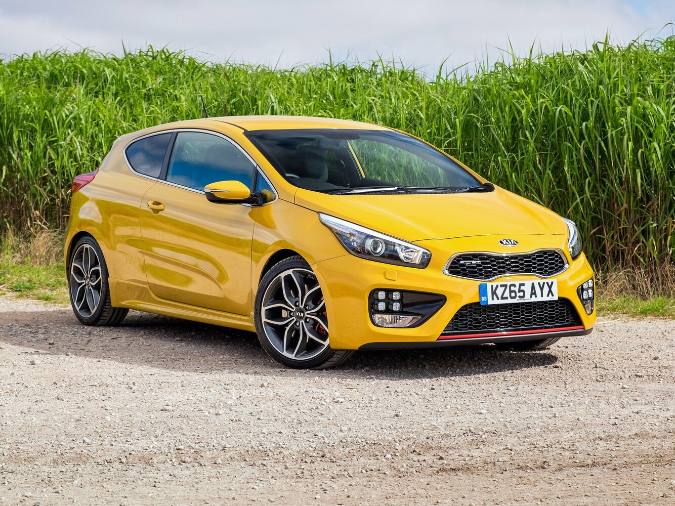 Kia Ceed GT I Рестайлинг (2015–2018) · 1.6 MT (204 л.с.)
