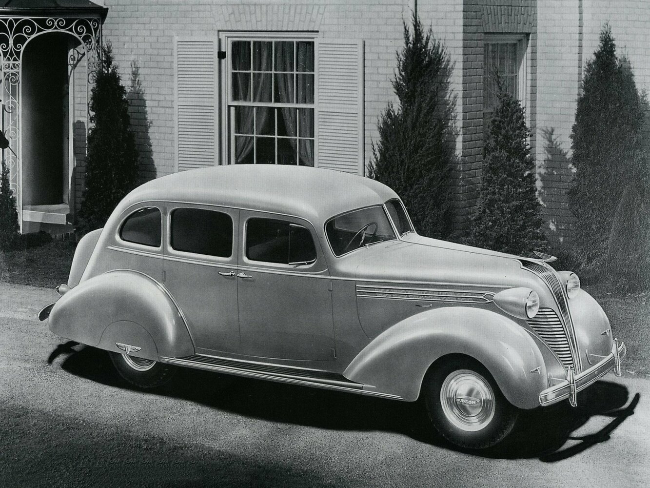 Hudson Deluxe Eight (1936–1937) · 5.4 MT (122 л.с.)