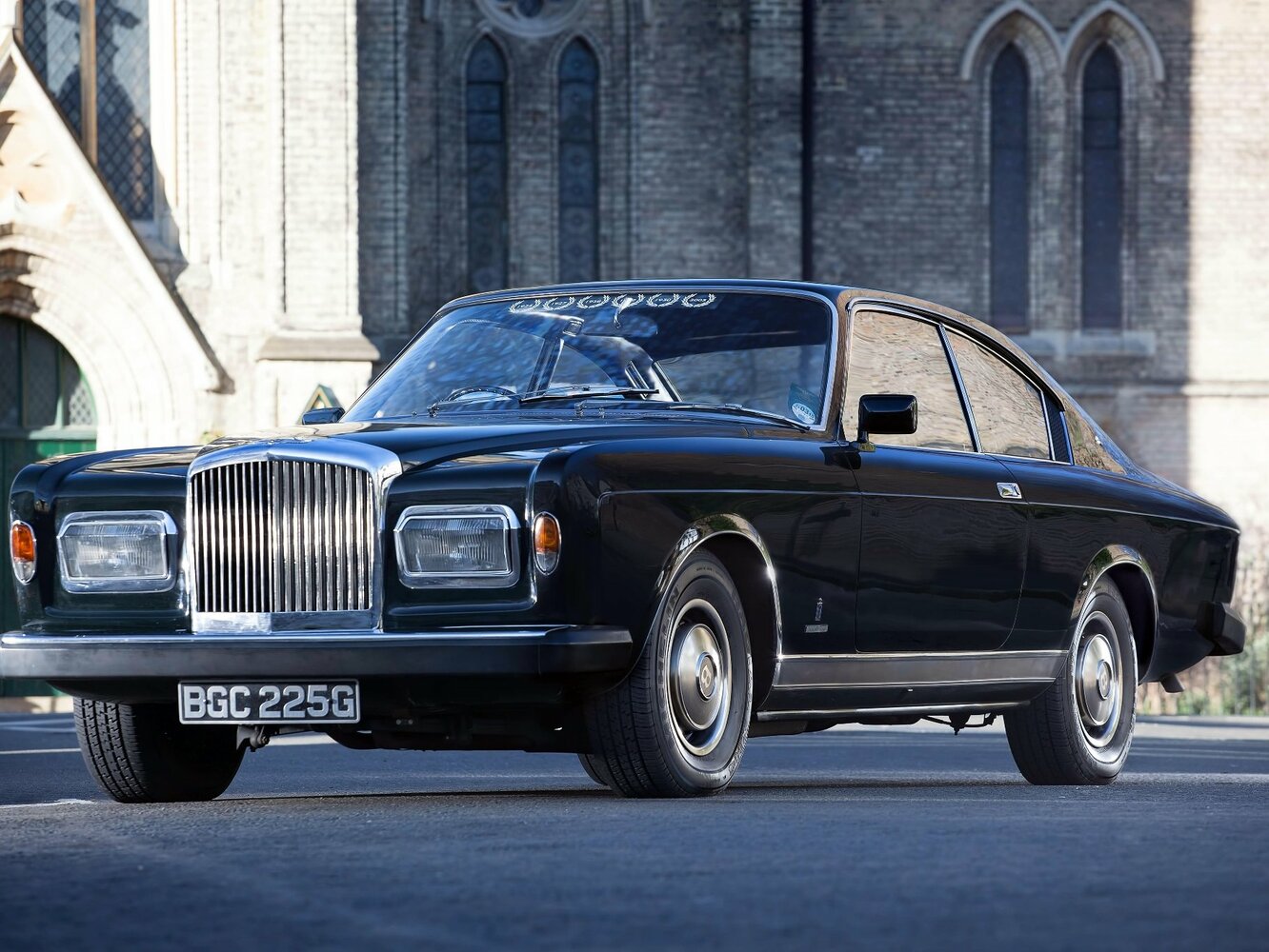 Bentley T-Series (1965–1980) · 6.2 AT (260 л.с.)