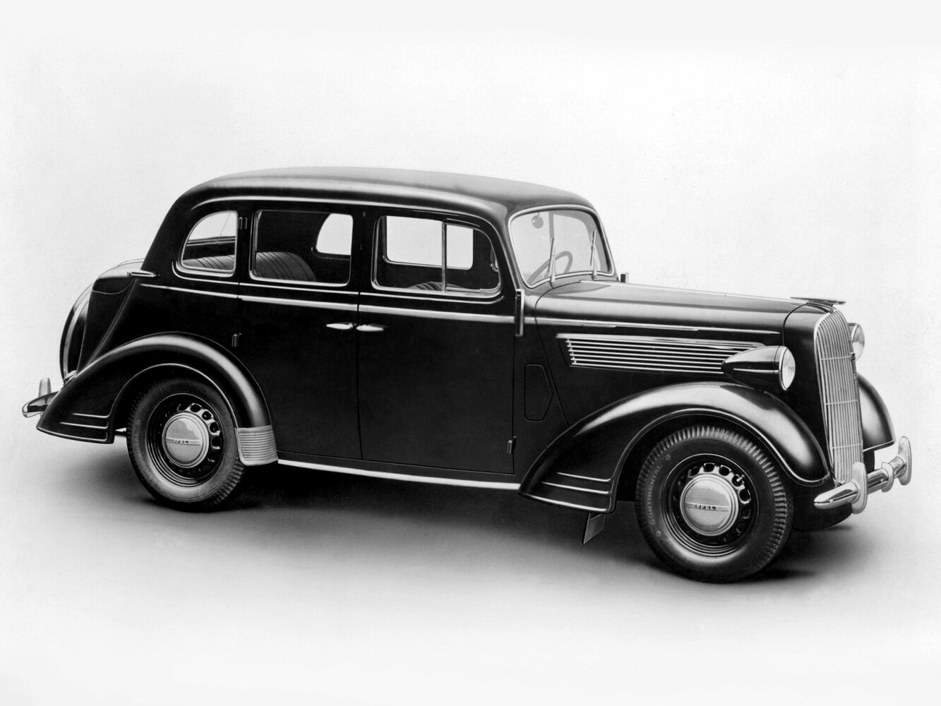 Opel Super Six (1936–1938) · 2.5 MT (40 л.с.)