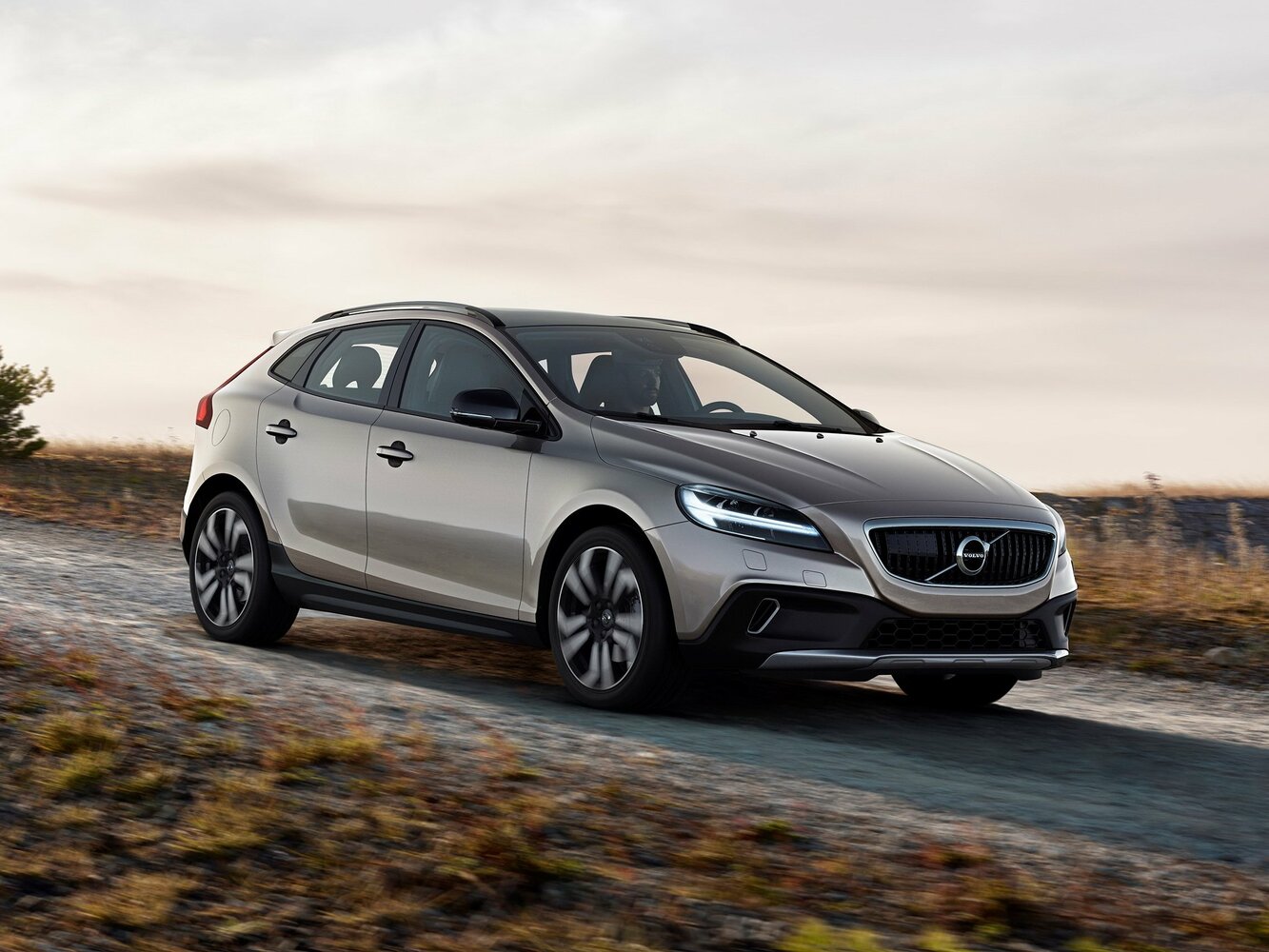 Volvo V40 Cross Country I Рестайлинг (2016–2019) · 2.0d MT (120 л.с.)