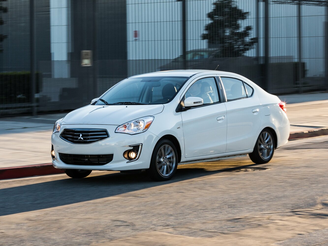 Mitsubishi Mirage VI Рестайлинг (2015–2019) · 1.2 CVT (78 л.с.)