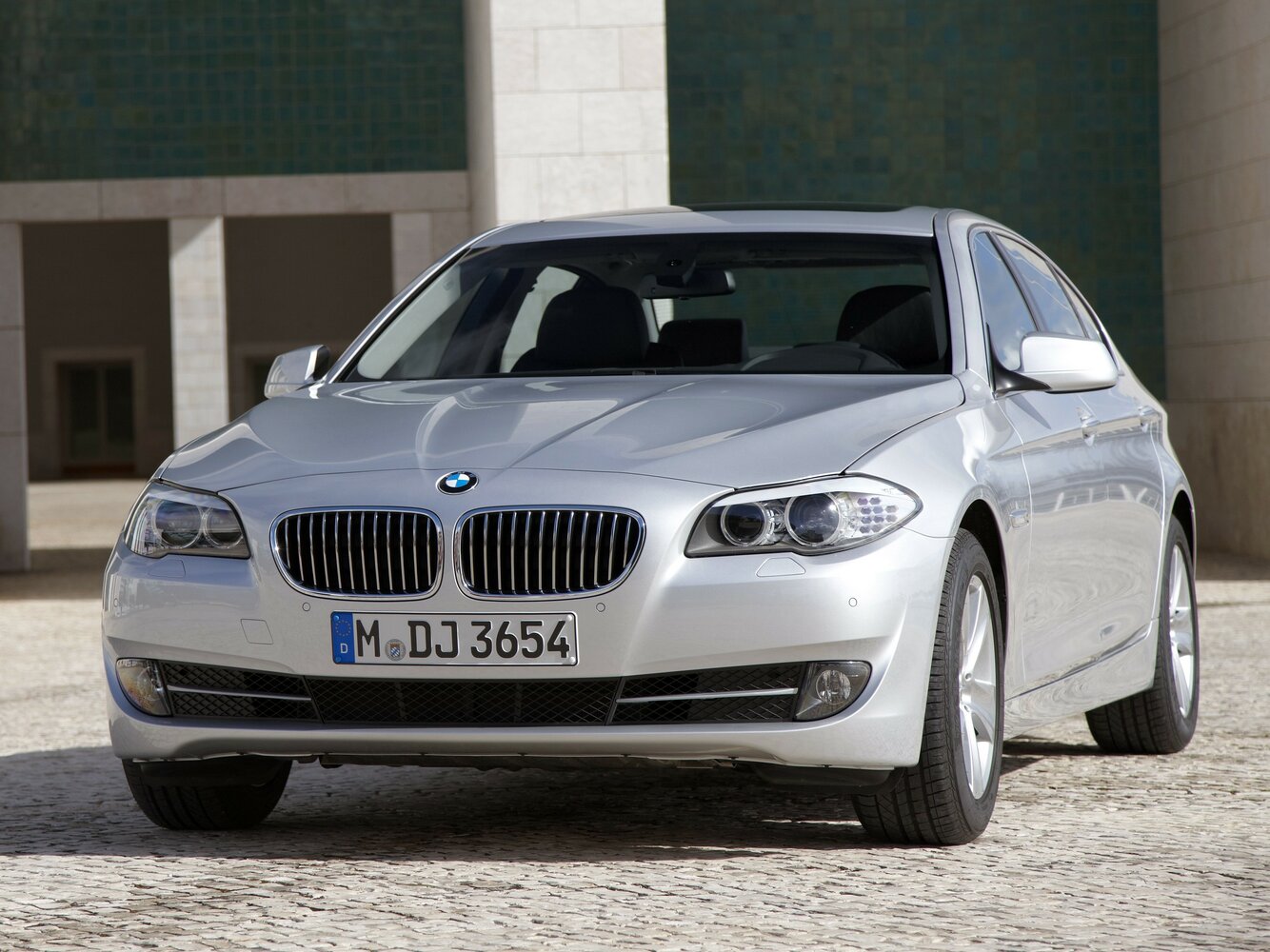 520Li 2.0 AT (184 л.с.)