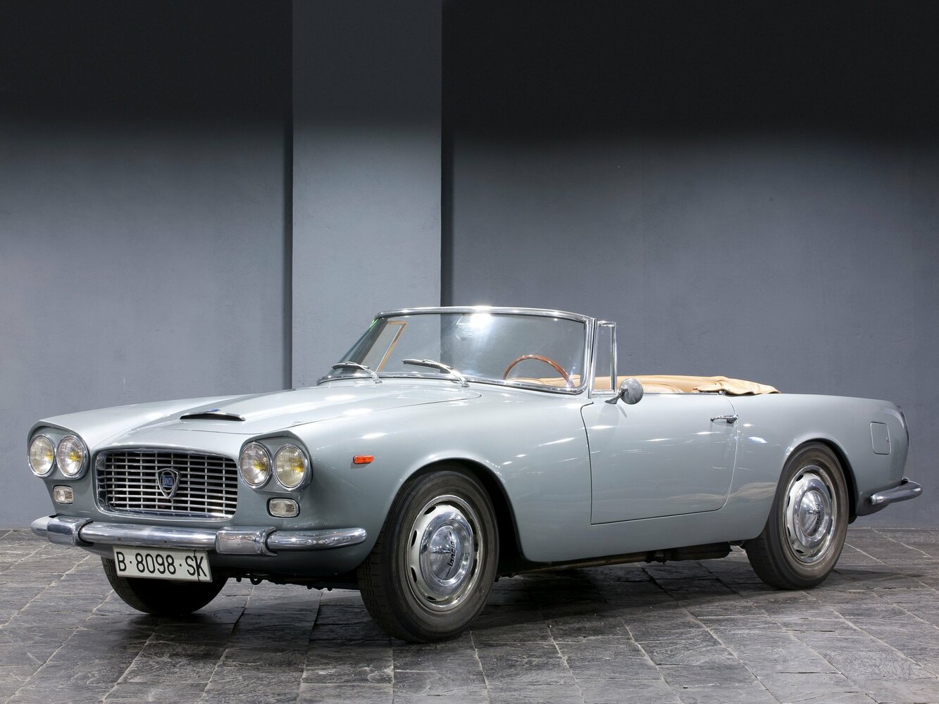 Lancia Flaminia (1952–1970) · 2.8 MT (136 л.с.)