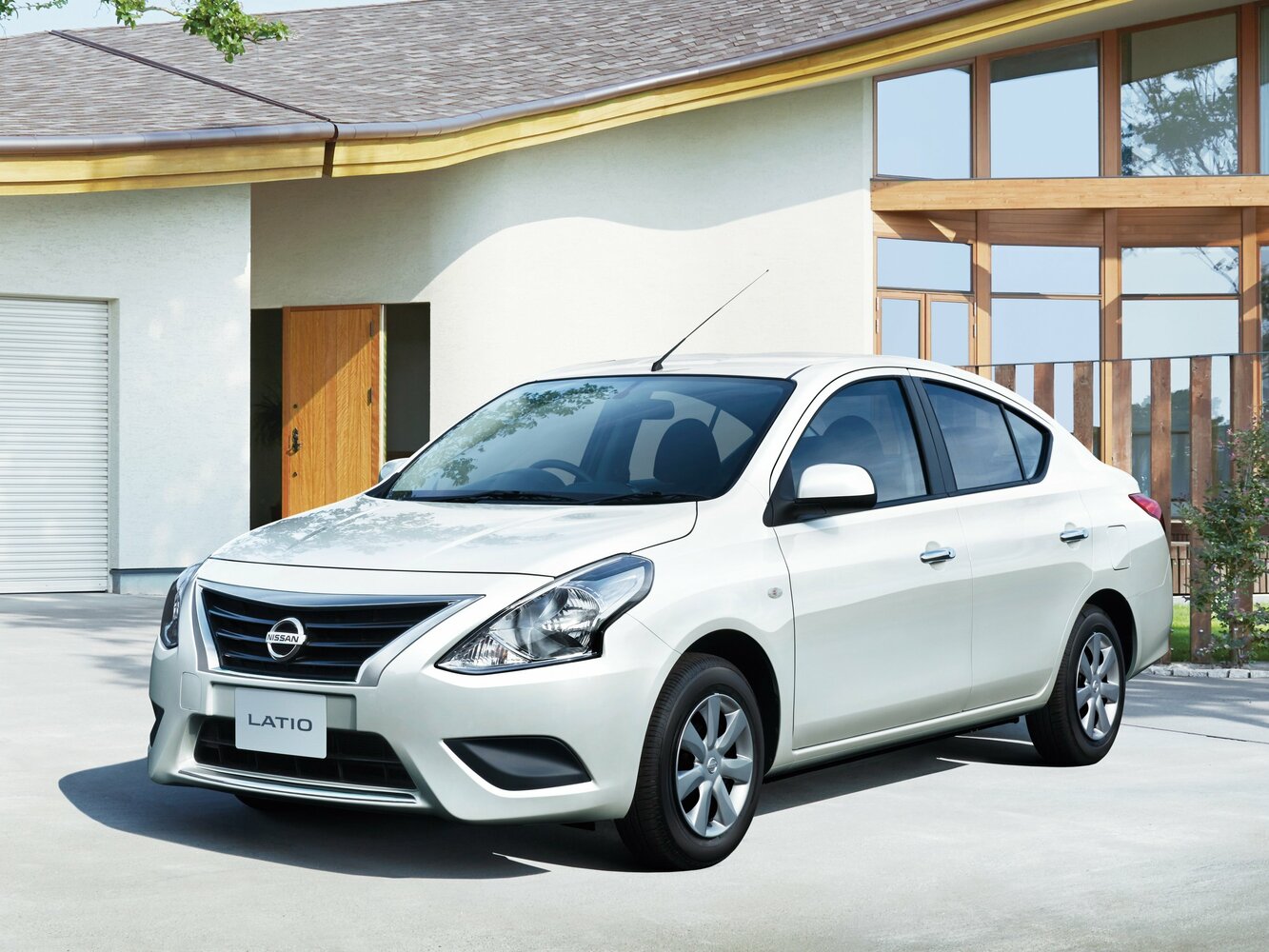 Nissan Latio I (N17) Рестайлинг (2014–2016) · 1.2 CVT (79 л.с.)