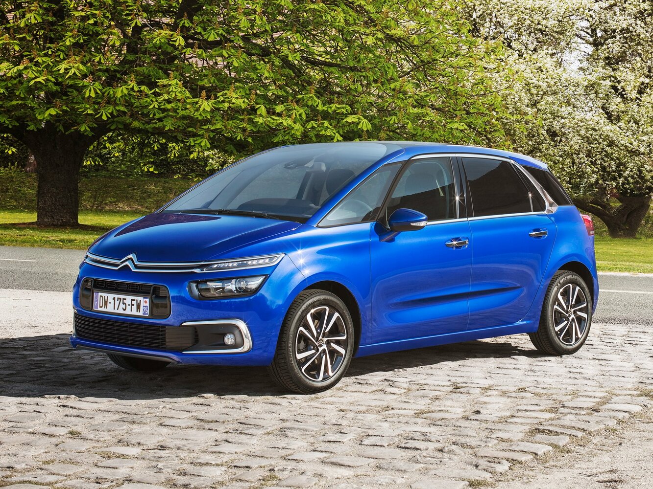 Citroen C4 Picasso II Рестайлинг (2016–2018) · 1.2 MT (110 л.с.)