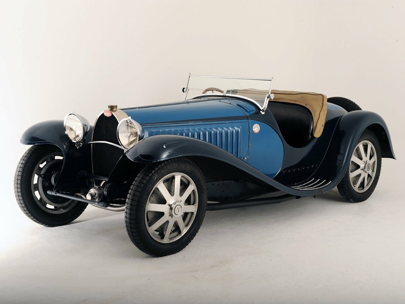 Bugatti Type 55 (1932–1935) · 2.3 MT (137 л.с.)