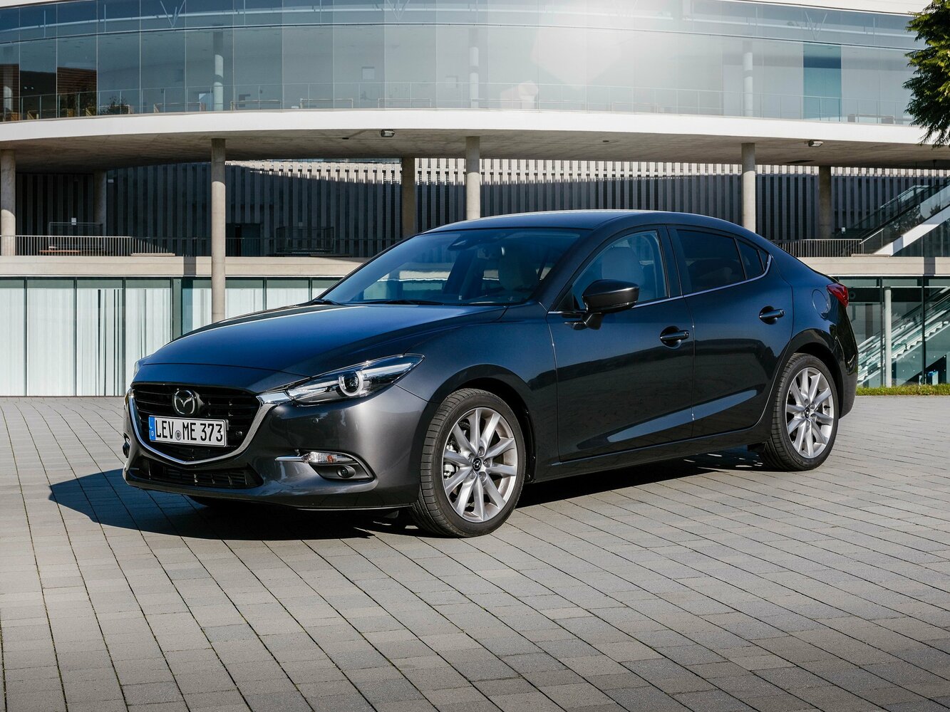 Mazda 3 III (BM) Рестайлинг (2016–2019) · Axela 1.5 AT (117 л.с.)
