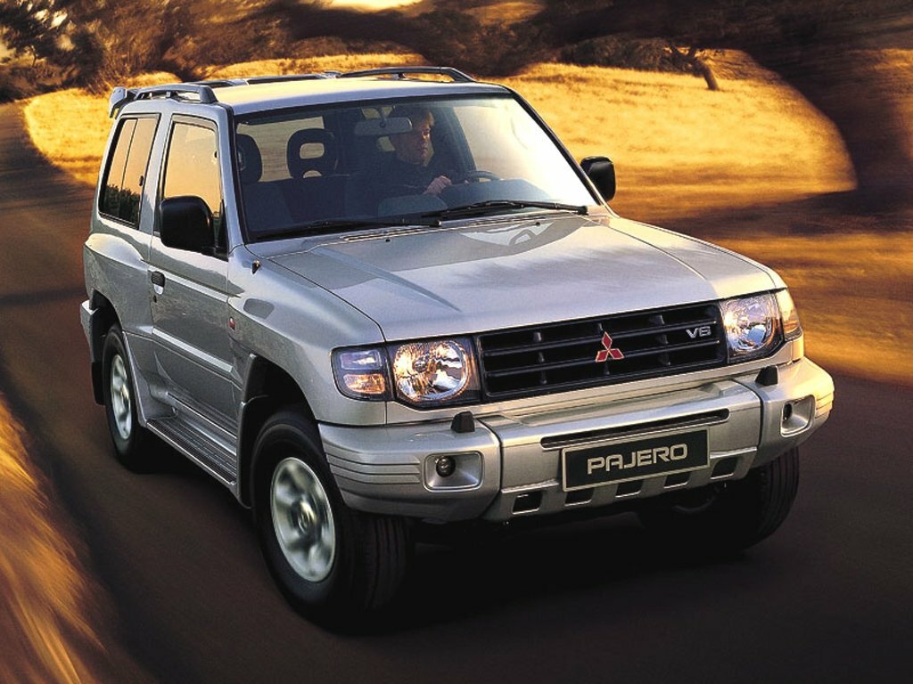 Mitsubishi Pajero II Рестайлинг (1997–2004) · 2.4 MT (145 л.с.) 4WD