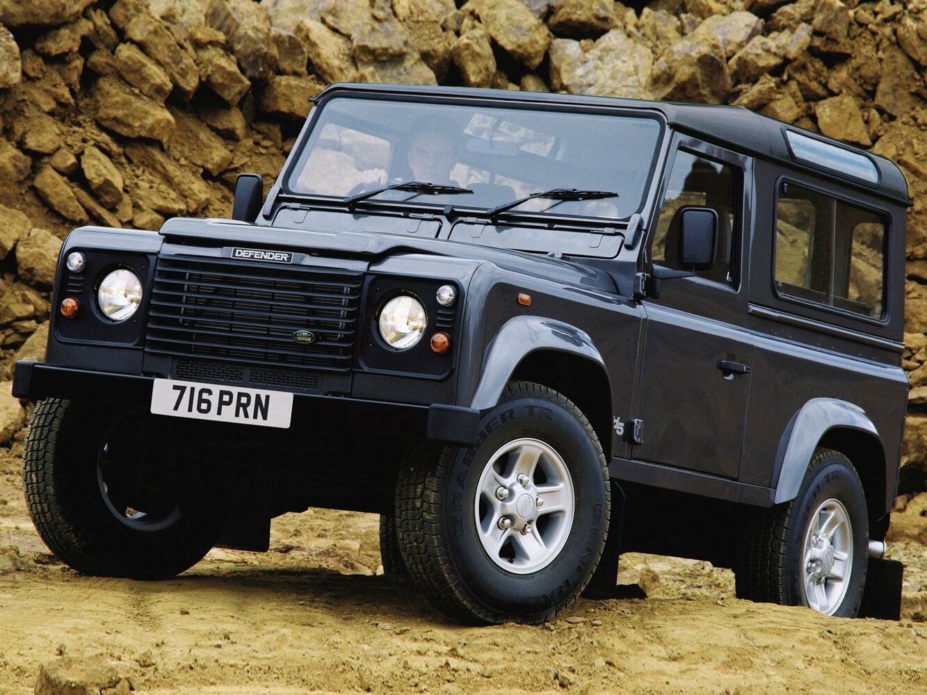 Land Rover Defender I (1983–2007) · 90 2.5 MT (83 л.с.) 4WD