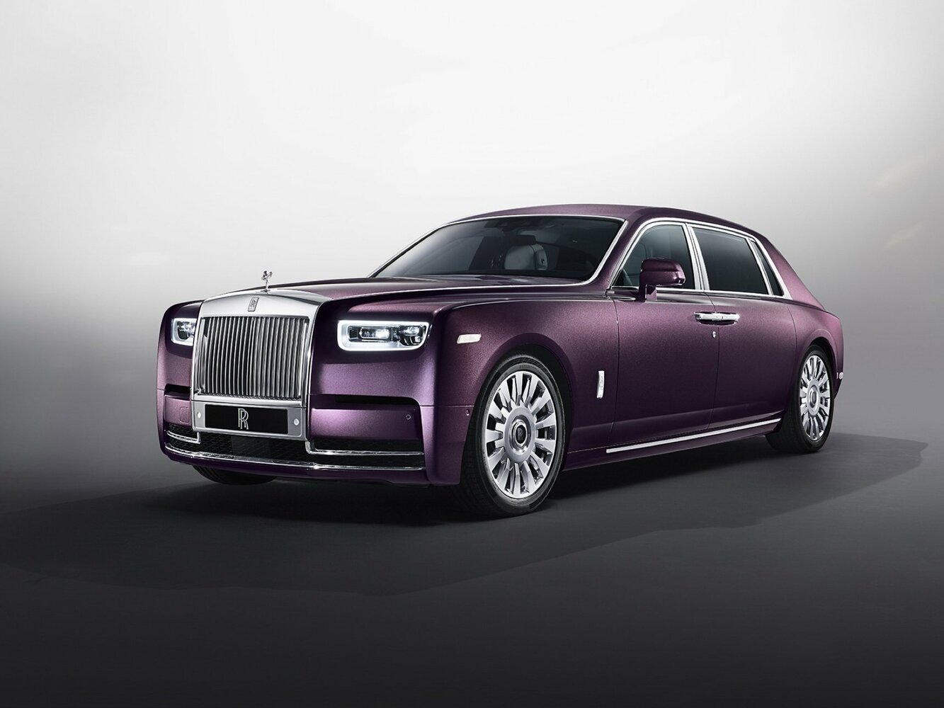Rolls-Royce Phantom VIII (2017–2026) · Extended 6.8 AT (571 л.с.)