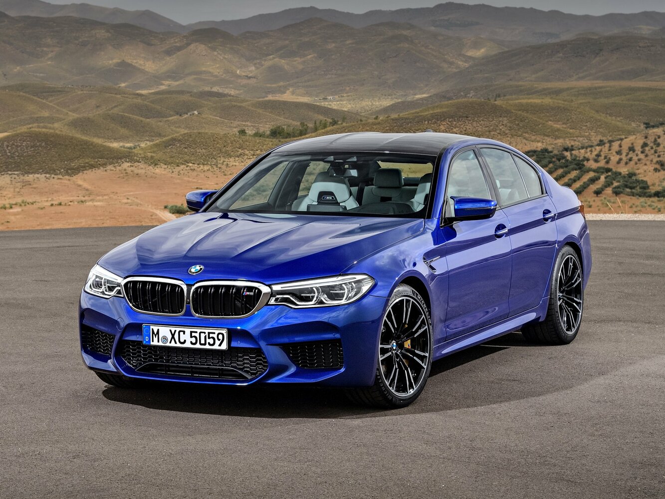 BMW M5 VI (F90) (2017–2020) · 4.4 AT (600 л.с.) 4WD