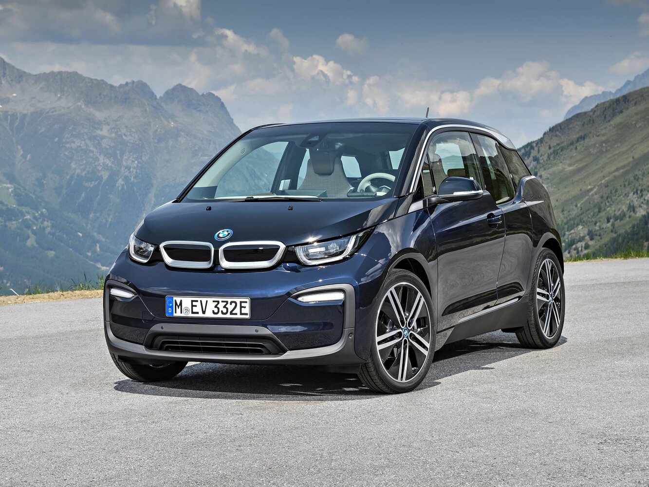 BMW i3 I (I01) Рестайлинг (2017–2022) · 120Ah Electro AT (125.0 кВт)