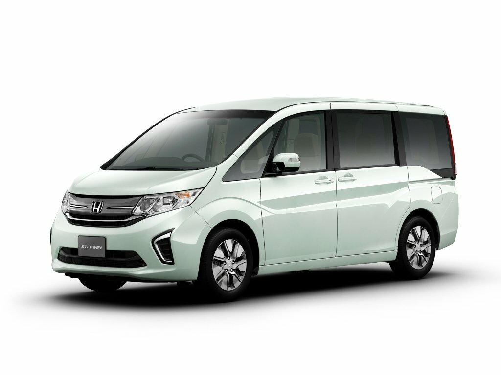 Honda Stepwgn V (2015–2017) · 1.5 CVT (150 л.с.) 4WD