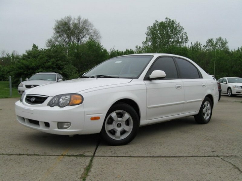 Kia Spectra I Рестайлинг 1 (2001–2004) · 1.8 AT (127 л.с.)
