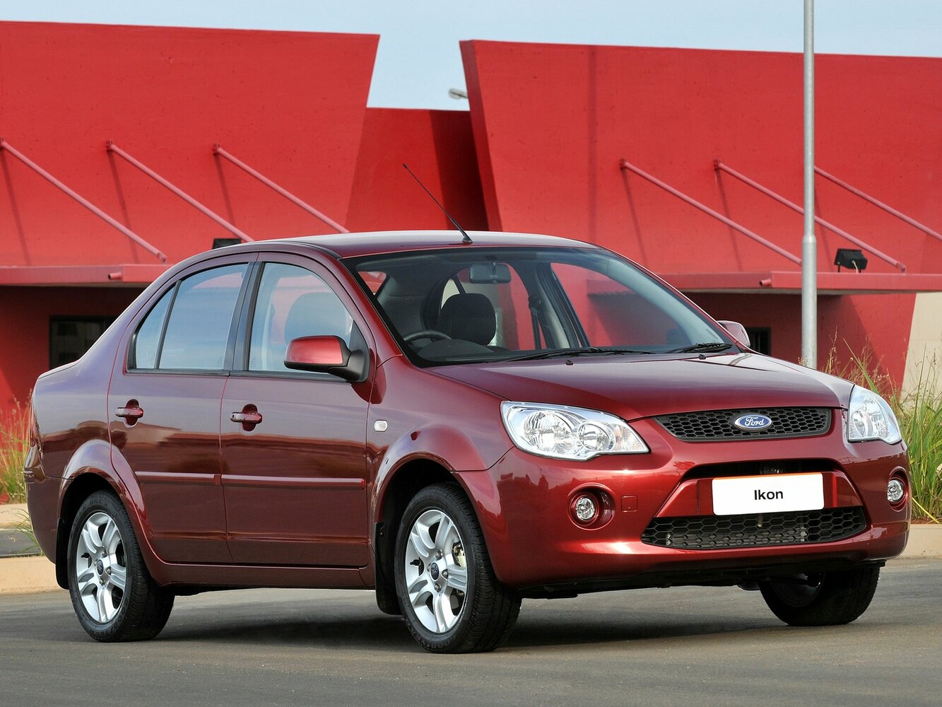Ford Ikon II (2007–2015) · 1.6 MT (92 л.с.)