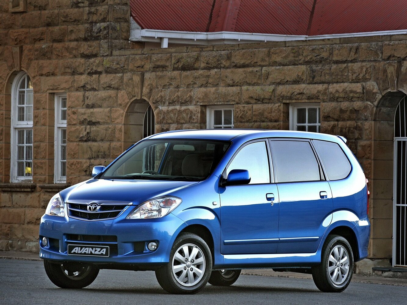 Toyota Avanza I (2006–2011) · 1.3 MT (94 л.с.)