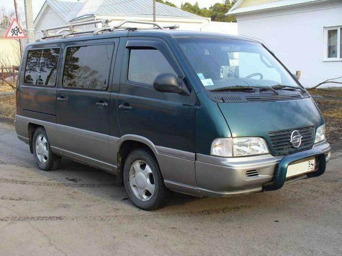 SsangYong Istana I (1995–2003) · 2.3 MT (150 л.с.)