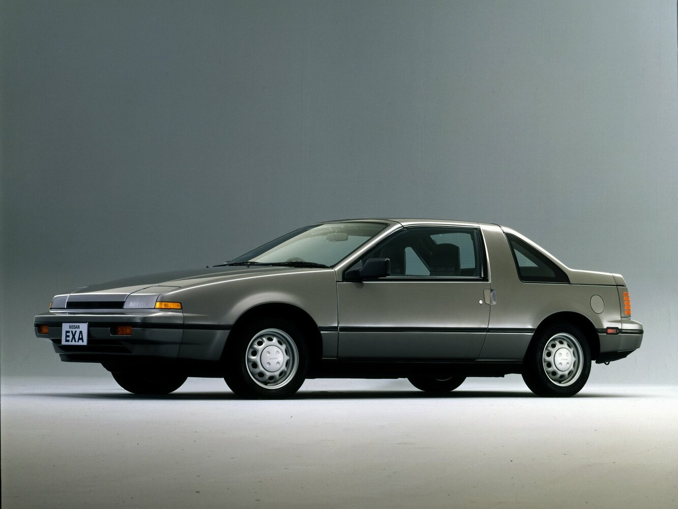 Nissan Exa I (1986–1990) · 1.6 MT (122 л.с.)